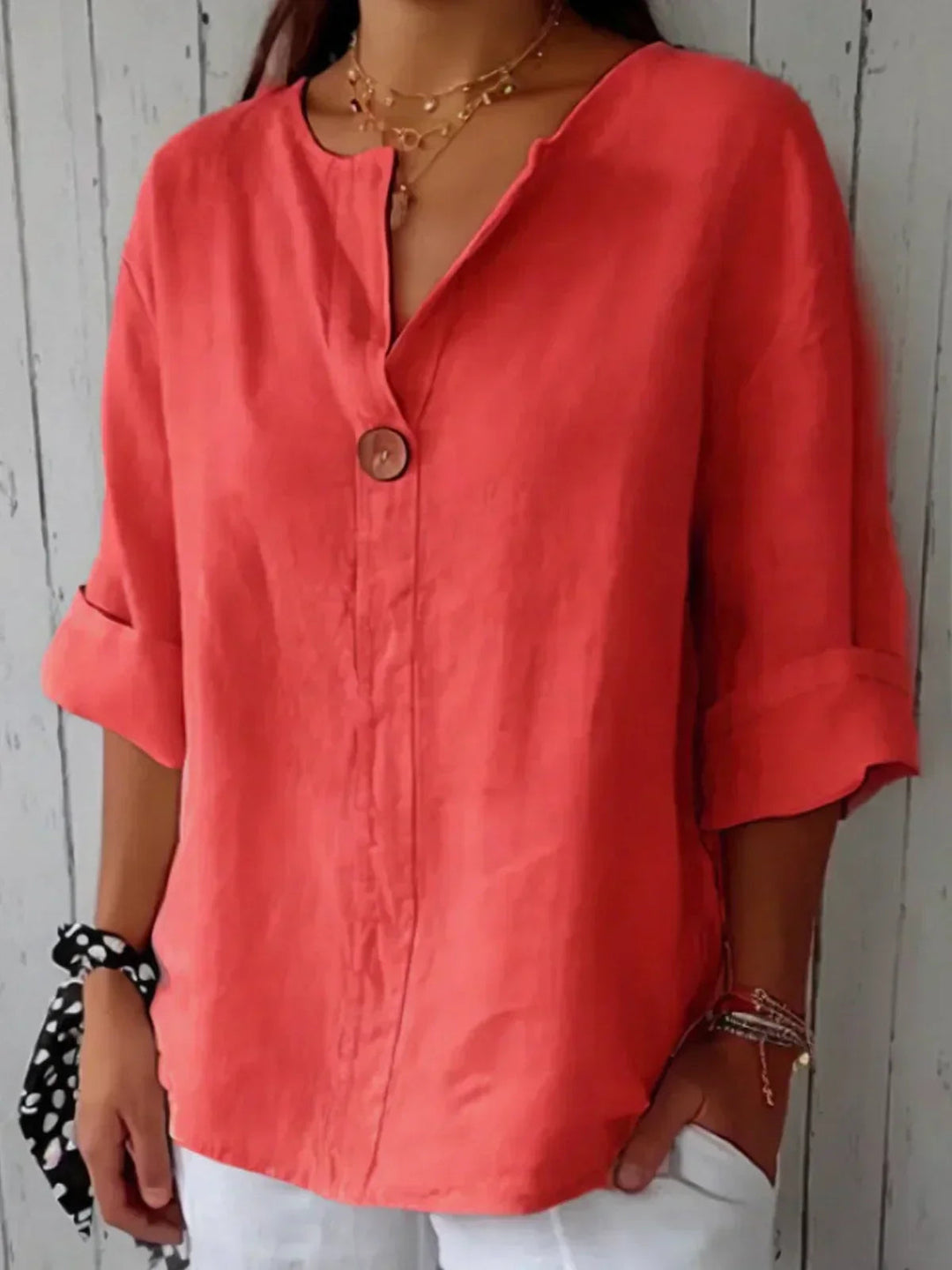 Yvonna – Chic Comfort Blouse