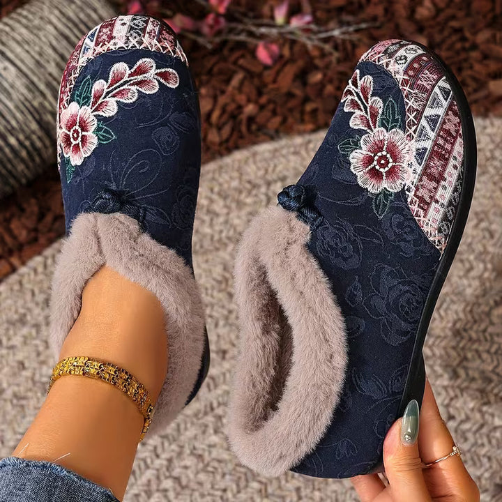 Helis - Slippers with Floral Embroidery and Plush Trim