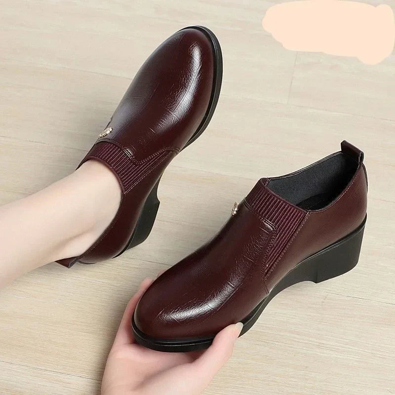 Emilelle - Fashionable Leather Wedge Shoes