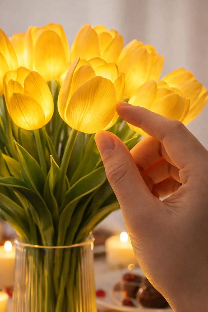 Petaluxe - Elegant LED Flower Vase Light For Cozy Home Decor