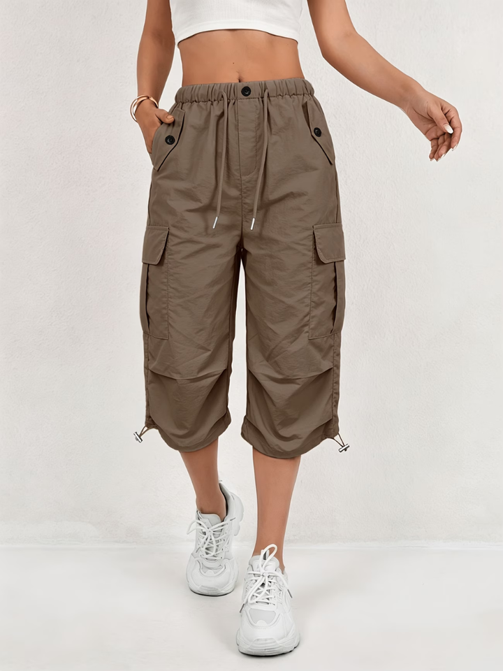 Nanna - Comfortable Three-Quarter Cargo Pants