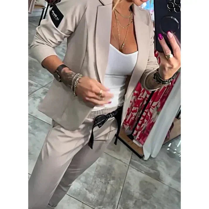 Jocelyne - Elegant Blazer And Trousers Set