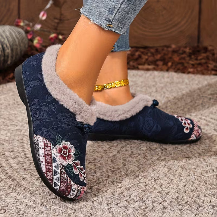 Helis - Slippers with Floral Embroidery and Plush Trim