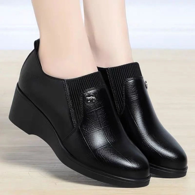 Emilelle - Fashionable Leather Wedge Shoes