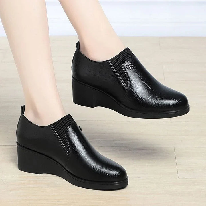 Emilelle - Fashionable Leather Wedge Shoes