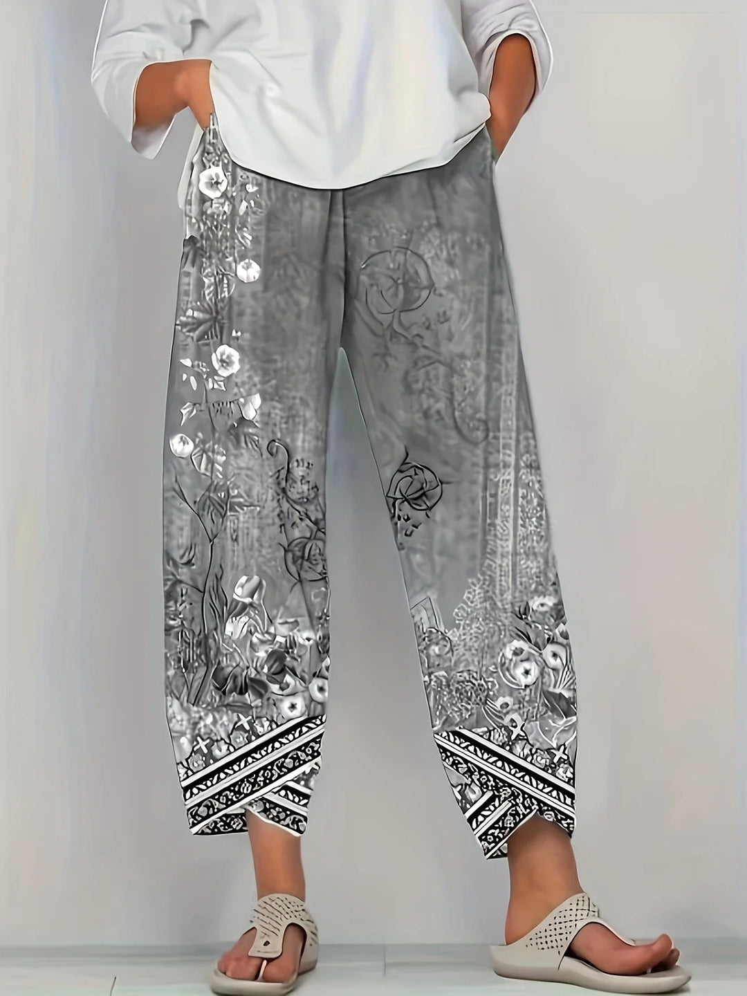 Kayden - Vintage Floral Capri Pants