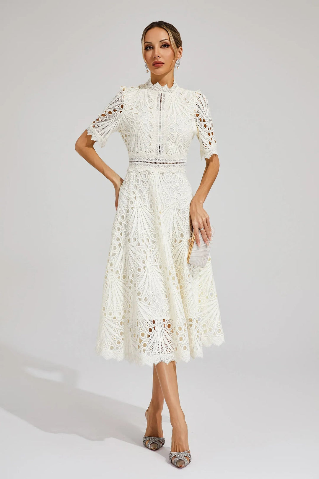 Vorelle - Casual Flower Embroidery Short Sleeve Dress