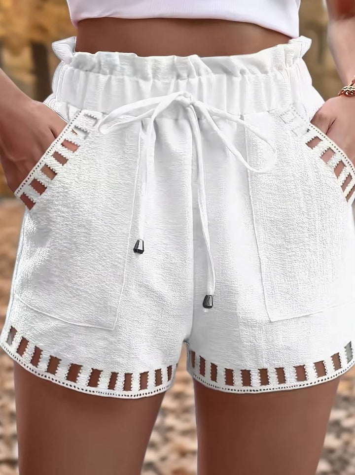 Mbakera - Casual Short With Functional Lace Pocket