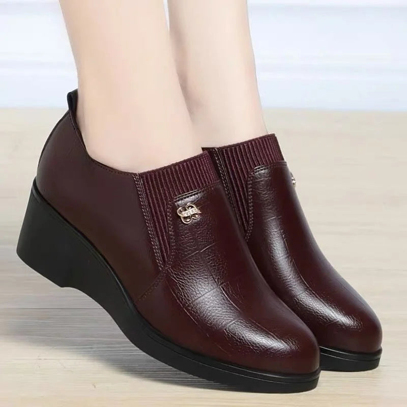 Emilelle - Fashionable Leather Wedge Shoes