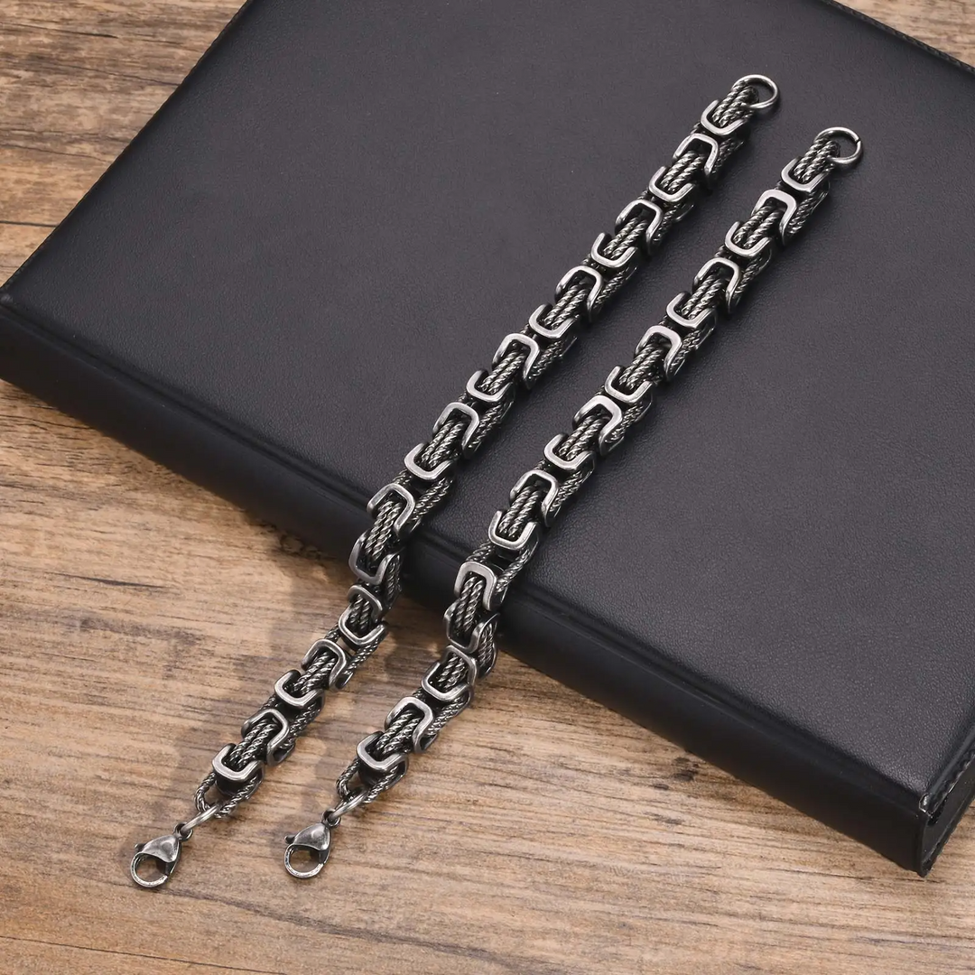 Glinn - Rogue Forged Chain Cuff