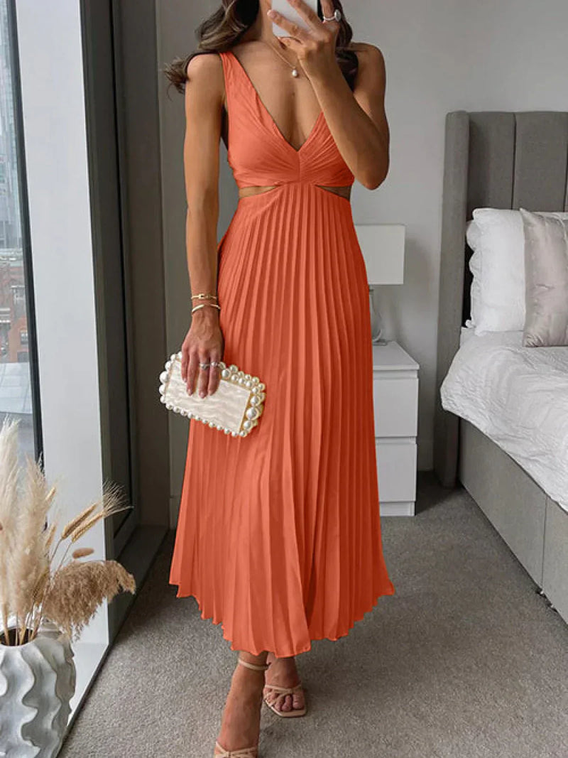 Zampia - Elegant Dress With Slit And Sculpted Waist