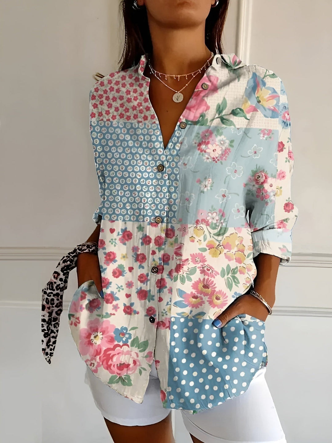 Brenda - Casual Blouse With Flowers And Waves
